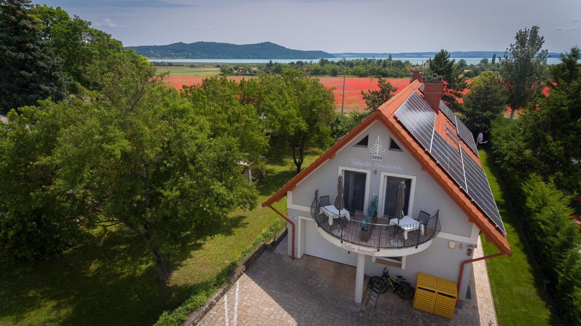 Tulipan Vendeghaz Hotel Orvenyes Exterior photo